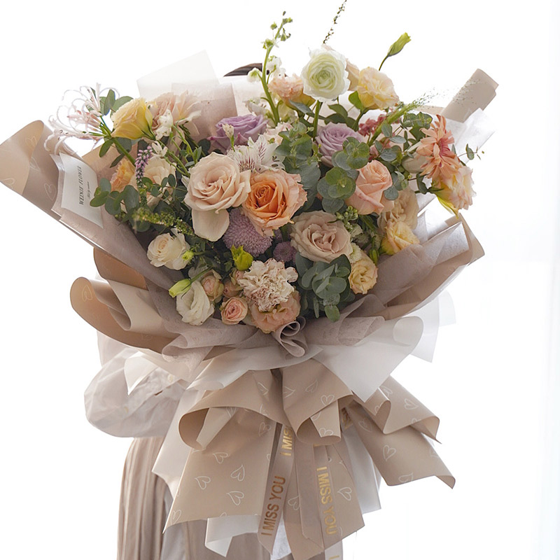 MYHC-28 Hjärtformad linjeteckning Monokrom kohudsblommor omslagspapper
