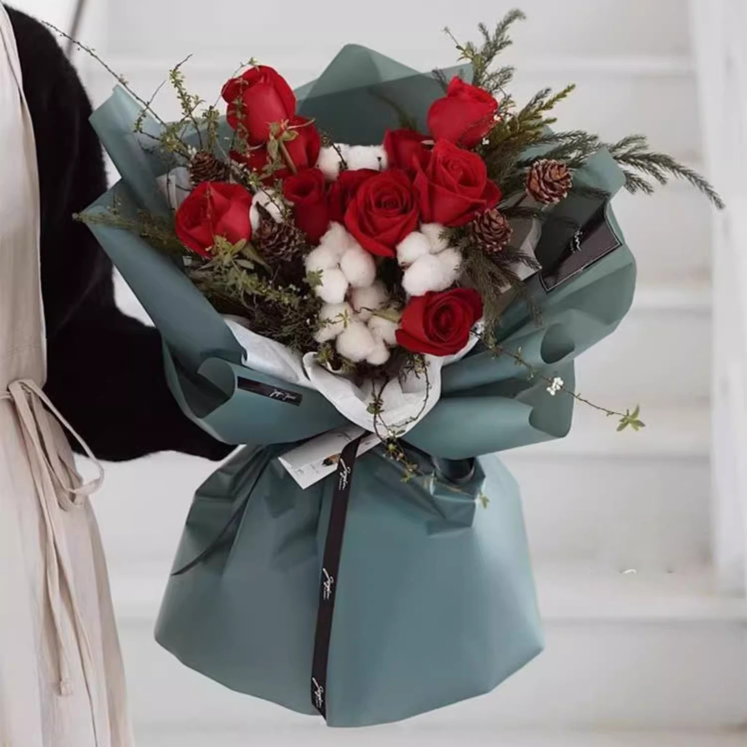 Matt enfärgad genomskinligt blomomslagspapper