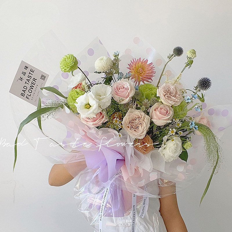 Transparent Polka Dot Flower Omslagspapper