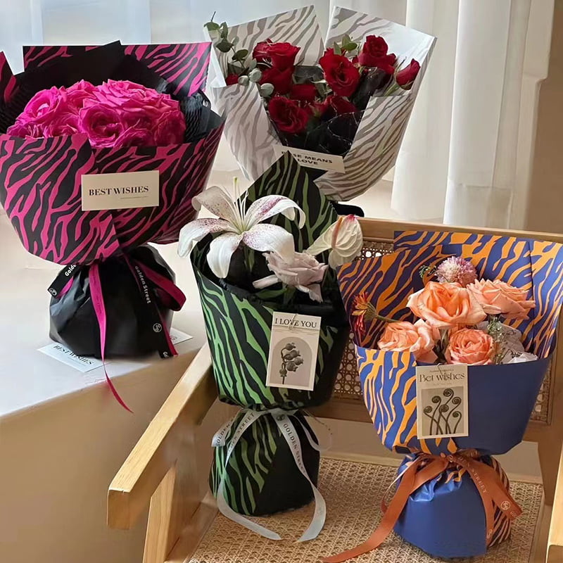 Omslagspapper för blommor i sex färger med zebratryck